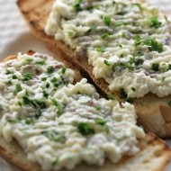 Бутерброд с сельдью и сливочным сыром