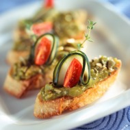 Бутерброды с авокадо и анчоусами