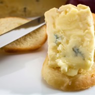 Бутерброды с голубым сыром и беконом