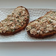 Бутерброды с тунцом и творожным сыром