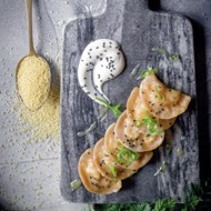 Цельнозерновые вареники с кускусом и индейкой