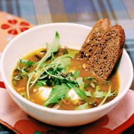 Чечевичная похлебка с тыквой и моцареллой