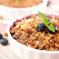 Черничный коблер с овсяными хлопьями