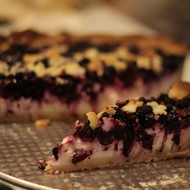 Чернично-вишневый пирог