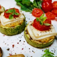 Чесночная закуска из кабачков