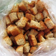 Чесночные крутоны