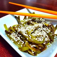 Чесночные стрелки в соусе терияки