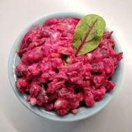 Чесночный салат из свеклы и сельдерея