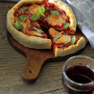 Чикагская пицца с беконом