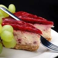 Чиз-кейк из печенья с клубникой