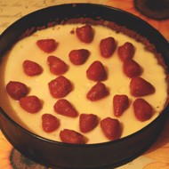Чизкейк с клубникой и творогом