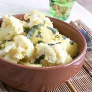 Цветная капуста со сливочным маслом и петрушкой