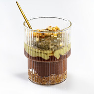 Десерт из авокадо в стаканчике