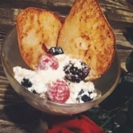 Десерт с грушей и творогом