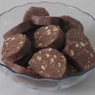 Десертная колбаса из печенья и какао