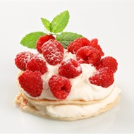 Десертный сыр с малиной