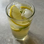 Домашний чай с лимоном и мятой