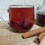 Домашний чай с вишней и пряностями