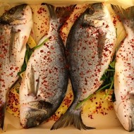 Дорада с имбирём, лимоном и острым соевым соусом