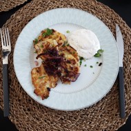 Драники с карамелизированным луком