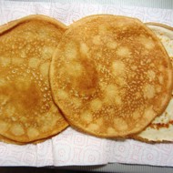 Дрожжевые блины на молоке