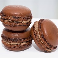 Двойные шоколадные меренги с молочным кремом