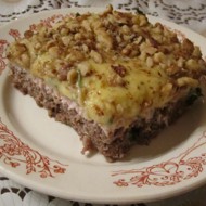 Двухслойная мясная запеканка с грецкими орехами