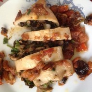Фаршированные грибами кальмары