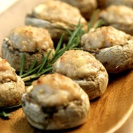 Фаршированные мясом шампиньоны