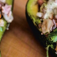 Фаршированные авокадо по-костарикански