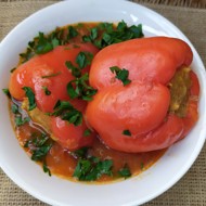 Фаршированные перцы в томатном соусе