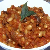 Фасоль отварная с овощами