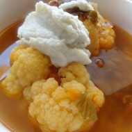 Фасолево-грибной суп с кремом из цветной капусты и рокфора