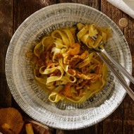 Феттучини с лисичками