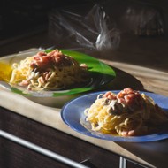 Фетучини с ветчиной и грибами