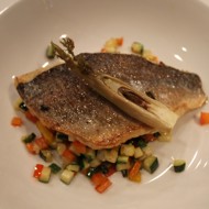 Филе дорады на овощном соте