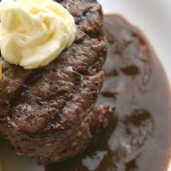 Филе миньон с имбирем и красным вином