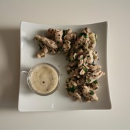 Филе страуса с травами и лимонно-сливочным соусом