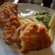 Филе трески в корочке из картофельных чипсов с соусом тартар