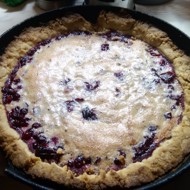 Флан с лесными ягодами и миндалем