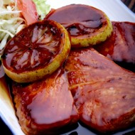 Форель на пару с клюквенно-медовым соусом