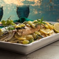 Форель, запеченная с виноградом