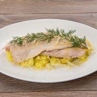 Форель, запеченная в бумаге, с картофелем