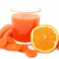 Фреш из апельсина, шиповника, персика и моркови