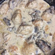 Фрикадельки в сливочно-сырном грибном соусе