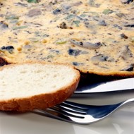 Фриттата с расплавленным сыром и грибами