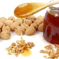 Фруктовый салат с орехами и медом