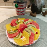 Фруктовый салат с ванильным сиропом