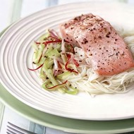 Фунчоза с тунцом