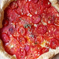 Галета с томатами и брынзой